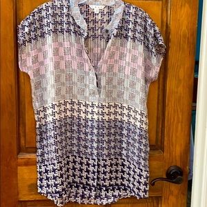 Cabi Astor blouse in perfect condition